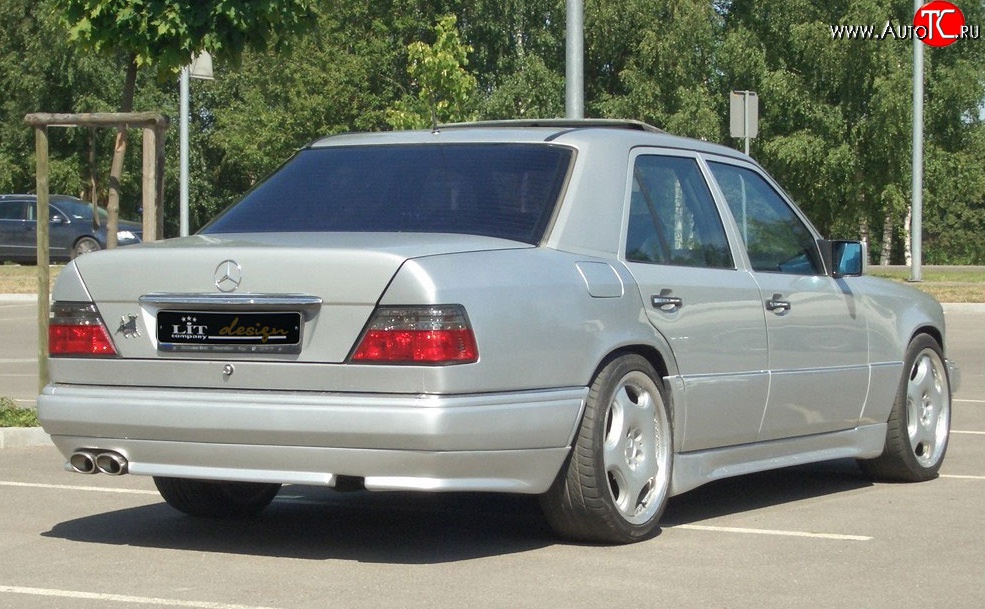 4 299 р. Накладка заднего бампера GT Dynamics Mercedes-Benz E-Class W124 седан дорестайлинг (1984-1993) (Неокрашенная)  с доставкой в г. Воронеж