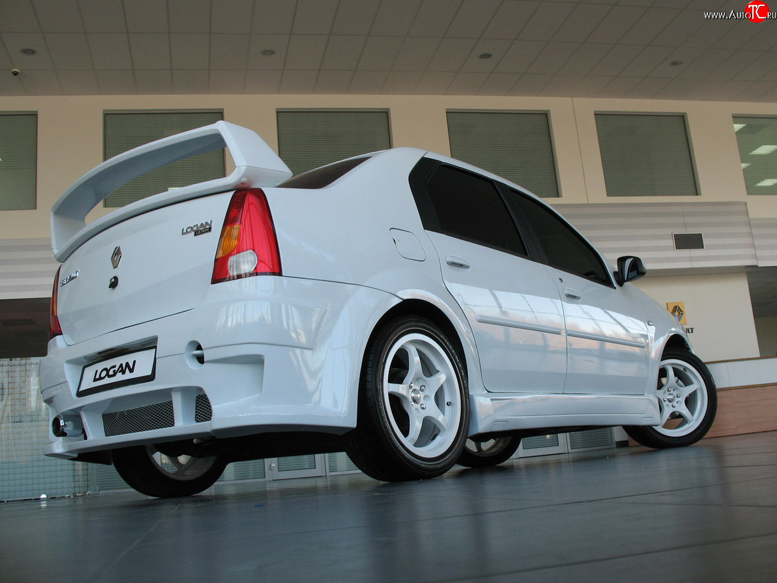 6 499 р. Высокий спойлер Power DM Renault Logan 1 дорестайлинг (2004-2010) (Неокрашенный)  с доставкой в г. Воронеж