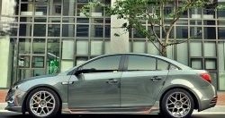 4 199 р. Пороги накладки CT  Chevrolet Cruze ( J300,  J305) (2009-2015) седан дорестайлинг, хэтчбек дорестайлинг, седан рестайлинг, хэтчбек рестайлинг (Неокрашенные)  с доставкой в г. Воронеж. Увеличить фотографию 1