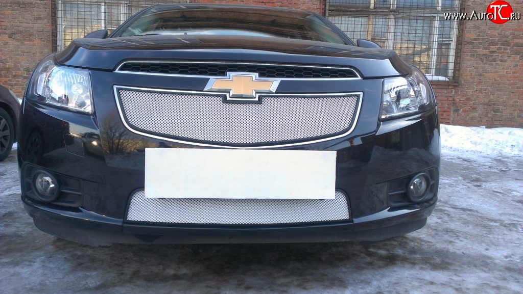 1 559 р. Нижняя сетка на бампер Russtal (хром) Chevrolet Cruze J300 седан рестайлинг (2012-2015)  с доставкой в г. Воронеж