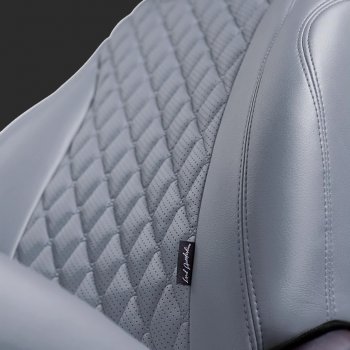 13 949 р. Чехлы для сидений Lord Autofashion Байрон (экокожа, спинка 60/40, 2 П- и 1 Г-образных подголовника)  Chevrolet Lacetti ( седан,  универсал,  хэтчбек) (2002-2013), Daewoo Gentra ( KLAS) (2005-2016) (Серый, вставка серая, строчка серая)  с доставкой в г. Воронеж. Увеличить фотографию 2