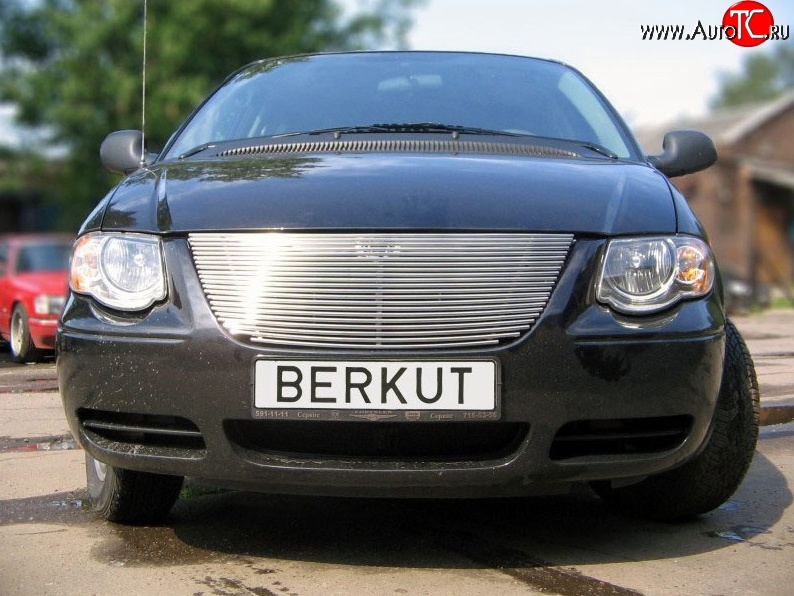 8 399 р. Декоративная вставка решетки радиатора (рестайлинг) Berkut Chrysler Voyager RG минивэн дорестайлинг (2000-2004)  с доставкой в г. Воронеж