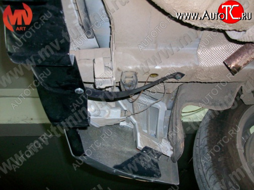 949 р. Кронштейн крепления задней юбки Sport Ford Focus 2  седан дорестайлинг (2004-2008)  с доставкой в г. Воронеж