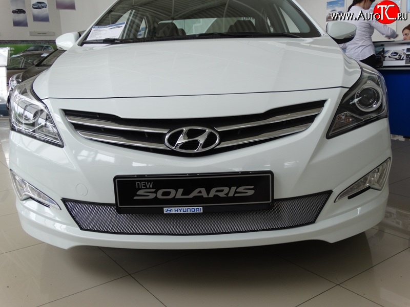 1 539 р. Сетка на бампер Russtal (хром) Hyundai Solaris RBr седан рестайлинг (2014-2017)  с доставкой в г. Воронеж