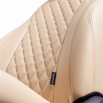 17 449 р. Чехлы для сидений Lord Autofashion Байрон (экокожа, 60/40, 3 Г-образных подголовника)  KIA Seltos (2019-2025) (Бежевый, вставка бежевая, строчка бежевая)  с доставкой в г. Воронеж. Увеличить фотографию 3
