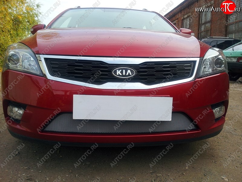 1 539 р. Защитная сетка на бампер Russtal (хром) KIA Ceed 1 ED рестайлинг, хэтчбэк 5 дв. (2010-2012)  с доставкой в г. Воронеж