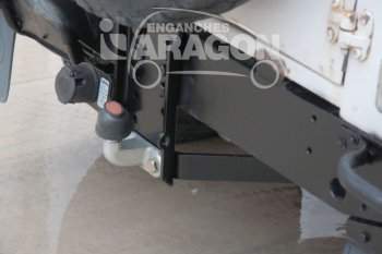 22 699 р. Фаркоп Aragon. (шар C)  Land Rover Defender 90  1 L316 (1990-2016) дорестайлинг 3дв., рестайлинг 3дв.  с доставкой в г. Воронеж. Увеличить фотографию 3