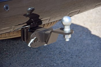 Фаркоп PT GROUP /съемный квадрат/ TOYOTA LC 200 2007-/ LEXUS LX 2007- Toyota Land Cruiser 200 2-ой рестайлинг (2015-2021)