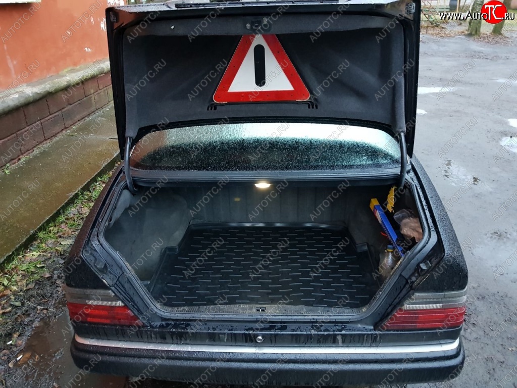 1 479 р. Коврик в багажник Aileron Mercedes-Benz E-Class W124 седан дорестайлинг (1984-1993)  с доставкой в г. Воронеж
