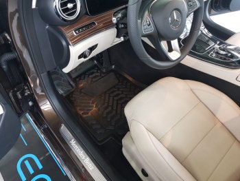 2 049 р. Комплект ковриков в салон Aileron 3D (с подпятником) Mercedes-Benz C-Class W205 дорестайлинг седан (2015-2018)  с доставкой в г. Воронеж. Увеличить фотографию 3