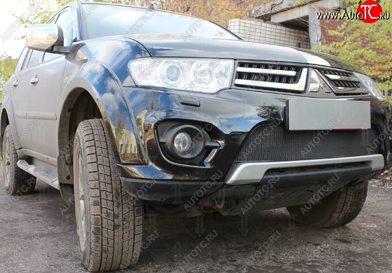 1 469 р. Защитная сетка на бампер (рестайлинг) Russtal (черная) Mitsubishi L200 5 KK,KL дорестайлинг (2015-2019)  с доставкой в г. Воронеж