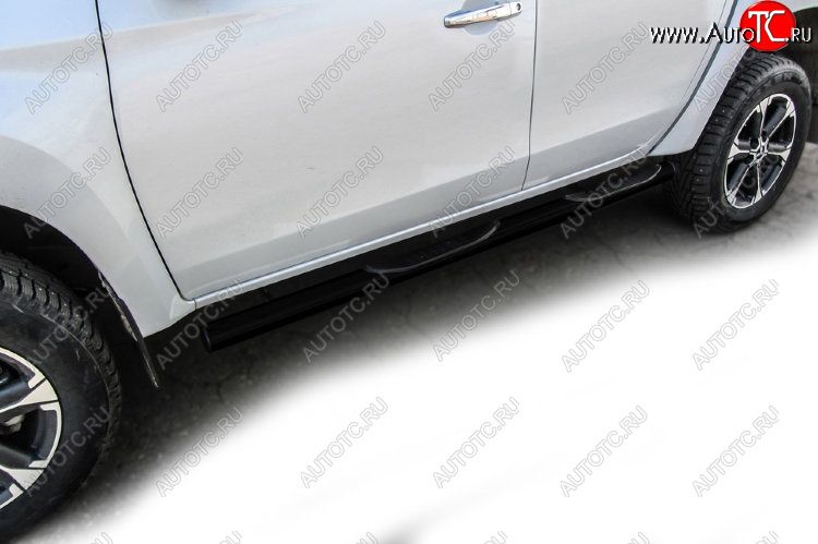15 949 р. Защита порогов Slitkoff (Ø 76 мм, с проступями) Mitsubishi L200 5 KK,KL рестайлинг (2018-2022) (Сталь с полимерным покрытием. Цвет: черный)  с доставкой в г. Воронеж