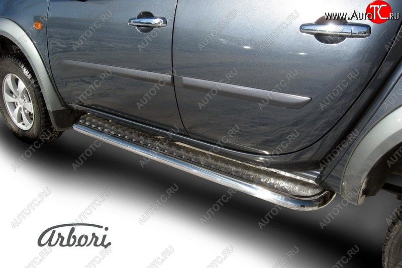 14 579 р. Защита штатных порогов с листом TRITON Arbori (нержавейка, алюминий, d57) Mitsubishi L200 4  дорестайлинг (2006-2014)  с доставкой в г. Воронеж