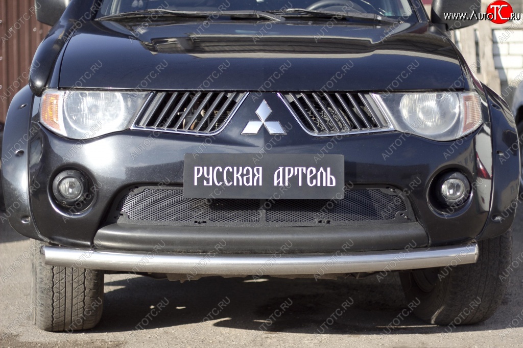 2 579 р. Защитная сетка решетки переднего бампера РА Mitsubishi L200 4  дорестайлинг (2006-2014)  с доставкой в г. Воронеж