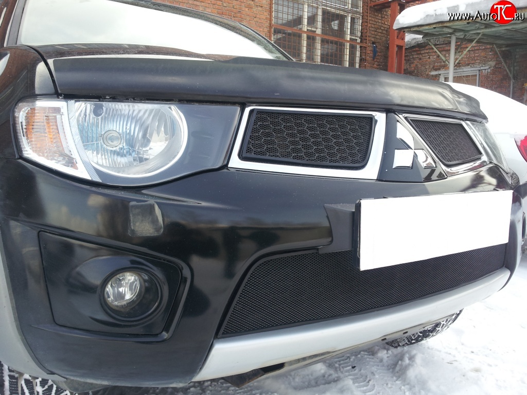 2 099 р. Нижняя сетка на бампер Russtal (черная)  Mitsubishi L200  4 - Pajero Sport  PB  с доставкой в г. Воронеж