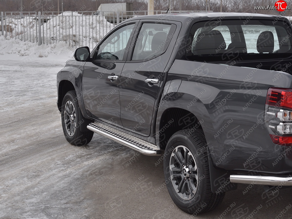 30 599 р. Порожки для ног SLITKOFF (Ø63 мм)  Mitsubishi L200  5 KK,KL (2018-2022) рестайлинг (Лист алюминиевый, труба - нержавейка)  с доставкой в г. Воронеж