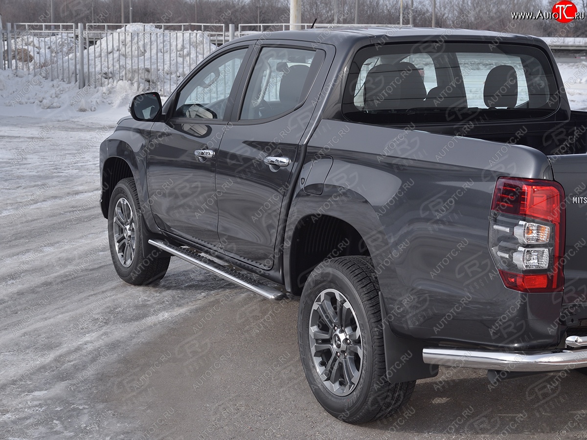 19 399 р. Защита порогов (Ø120x60 мм с проступью, нержавейка) Russtal Mitsubishi L200 5 KK,KL рестайлинг (2018-2022)  с доставкой в г. Воронеж