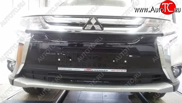 3 299 р. Защитная решётка в воздуховод автомобиля Russtal (черная) Mitsubishi Outlander GF 2-ой рестайлинг (2015-2018)  с доставкой в г. Воронеж