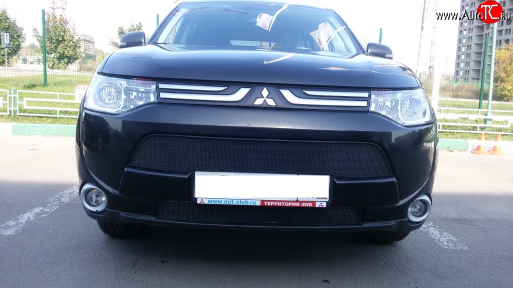 3 999 р. Сетка на бампер (рестайлинг) Russtal (черная) Mitsubishi Outlander GF дорестайлинг (2012-2014)  с доставкой в г. Воронеж