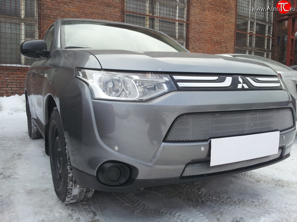 2 599 р. Сетка на бампер (рестайлинг) Russtal (хром)  Mitsubishi Outlander  GF (2012-2014) дорестайлинг  с доставкой в г. Воронеж