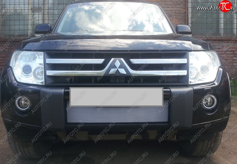 1 539 р. Защитная решётка в воздуховод автомобиля Russtal (хром) Mitsubishi Pajero 4 V90 дорестайлинг (2006-2011)  с доставкой в г. Воронеж
