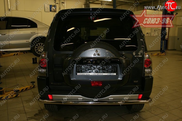 10 394 р. Защита заднего бампера Souz-96 (d60) Mitsubishi Pajero 4 V80 дорестайлинг (2006-2011) (полированная нержавейка)  с доставкой в г. Воронеж