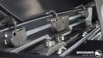 22 749 р. Багажный бокс Broomer Venture (420 л/189x89x40 см) на крышу Lifan 630 (2013-2014) (Покрытие: шагрень, Цвет: чёрный)  с доставкой в г. Воронеж. Увеличить фотографию 7