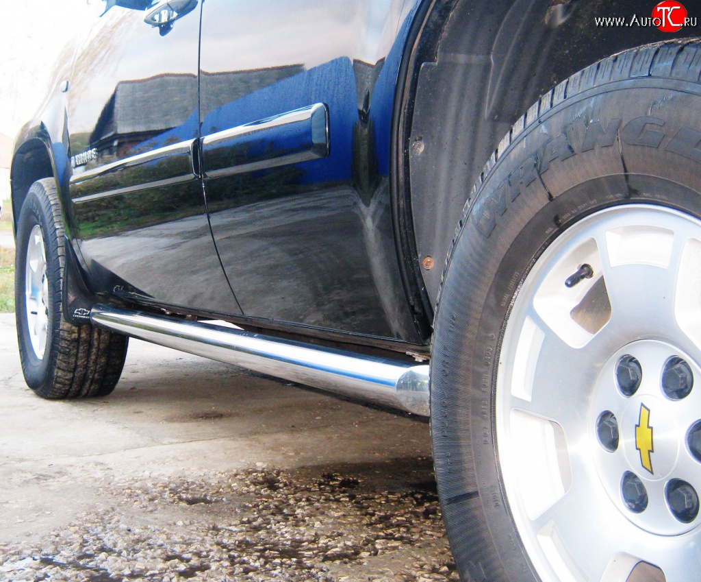 77 999 р. Защита порогов Russtal из круглой трубы диаметром 76 мм (дорестайлинг) Chevrolet Tahoe GMT900 5 дв. (2006-2013) (Защита порогов с со скосами на торцах (вариант 1))  с доставкой в г. Воронеж