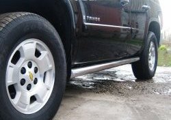 77 999 р. Защита порогов Russtal из круглой трубы диаметром 76 мм (дорестайлинг) Chevrolet Tahoe GMT900 5 дв. (2006-2013) (Защита порогов с со скосами на торцах (вариант 1))  с доставкой в г. Воронеж. Увеличить фотографию 2