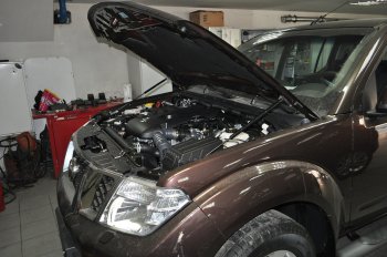 2 199 р. Упоры капота Russtal Nissan Navara 2 D40 дорестайлинг (2004-2010)  с доставкой в г. Воронеж. Увеличить фотографию 1