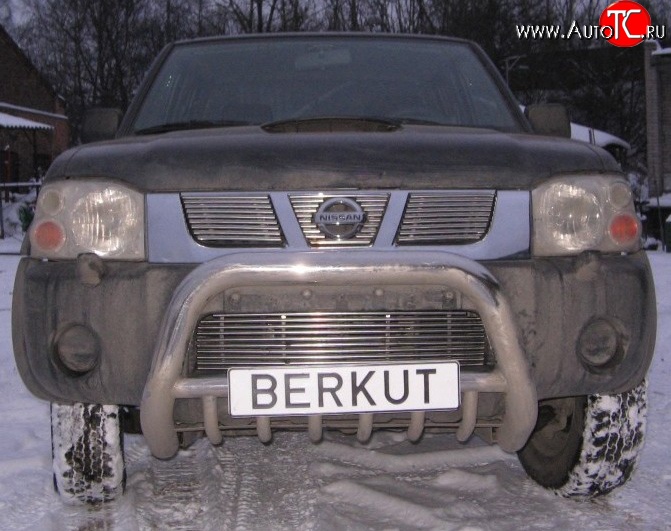 5 599 р. Декоративная вставка решетки радиатора Berkut Nissan NP300 (2008-2013)  с доставкой в г. Воронеж