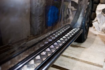 15 899 р. Порожки для ног из трубы Ø51 с алюминиевой площадкой Petroil Tuning Эстонец Renault Duster HS дорестайлинг (2010-2015) (Черный (Шагрень))  с доставкой в г. Воронеж. Увеличить фотографию 6