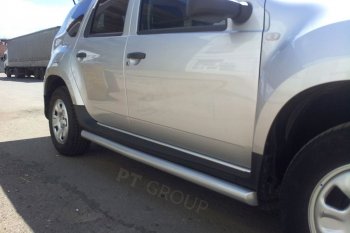 7 249 р. Защита порогов вогнутая из трубы Ø63 Petroil Tuning Renault Duster HS рестайлинг (2015-2021) (Серебристый (Искра) ППК)  с доставкой в г. Воронеж. Увеличить фотографию 2