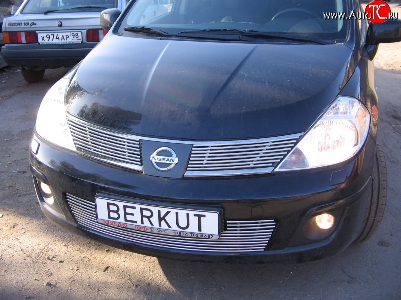 4 199 р. Декоративная вставка решетки радиатора (C11) Berkut Nissan Tiida 1 хэтчбэк C11 дорестайлинг, Япония (2004-2007)  с доставкой в г. Воронеж