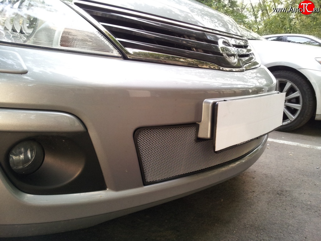 1 539 р. Сетка на бампер Russtal (хром) Nissan Tiida 1 хэтчбек C11 рестайлинг (2010-2014)  с доставкой в г. Воронеж