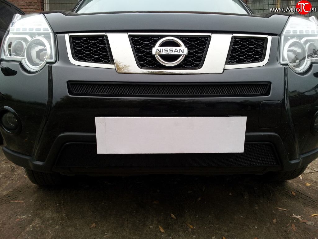 1 899 р. Средняя сетка на бампер Russtal (черная) Nissan X-trail 2 T31 рестайлинг (2010-2015)  с доставкой в г. Воронеж
