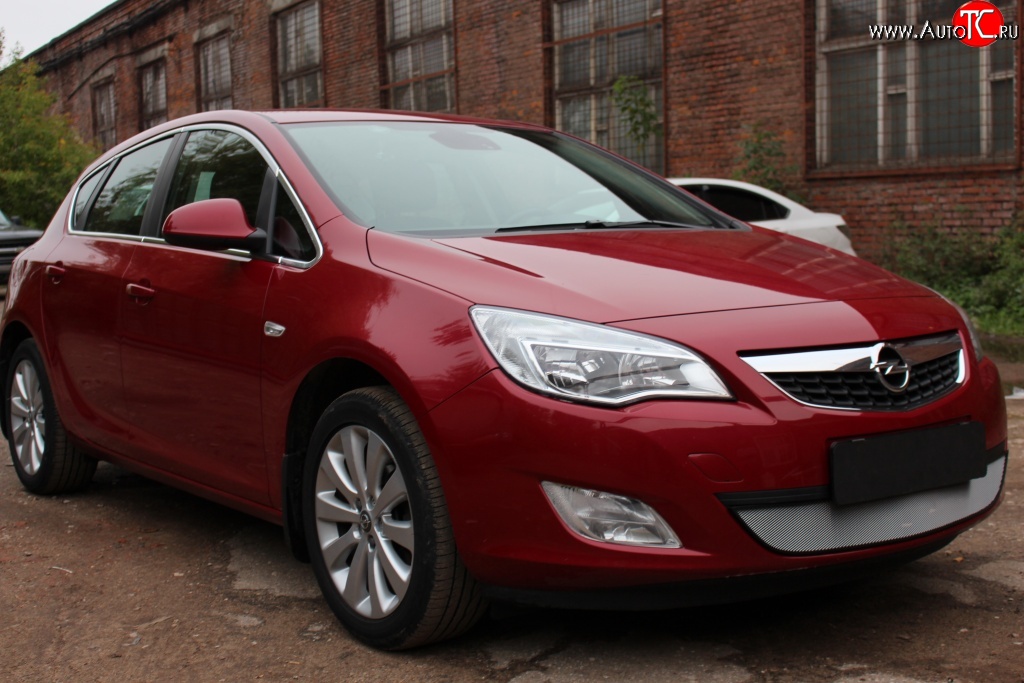 1 539 р. Сетка на бампер Russtal (хром) Opel Astra J хэтчбек 5 дв. дорестайлинг (2009-2012)  с доставкой в г. Воронеж