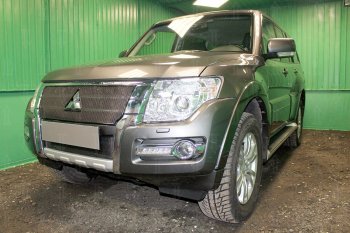 4 299 р. Защитная сетка в бампер (низ, ячейка 4х10 мм) Стрелка11 Премиум  Mitsubishi Pajero  4 V90 (2014-2020) 2-ой рестайлинг (Чёрная)  с доставкой в г. Воронеж. Увеличить фотографию 2