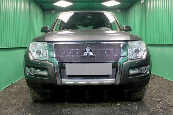 Защитная сетка в бампер (низ, ячейка 4х10 мм) Стрелка11 Премиум Mitsubishi Pajero  4 V90 (2014-2020) 2-ой рестайлинг (Чёрная)