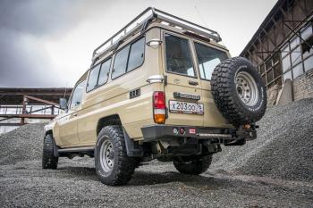 100 649 р. Бампер РИФ силовой задний Toyota Land Cruiser 78 2007+ с квадратом под фаркоп, калиткой и фонарями РИФ rif078-21125  с доставкой в г. Воронеж. Увеличить фотографию 2