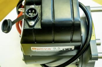 50 769 р. Лебёдка автомобильная электрическая 12V Runva 9500 lbs 4350 кг влагозащищенная, стальной трос RUNVA ewb9500u  с доставкой в г. Воронеж. Увеличить фотографию 2