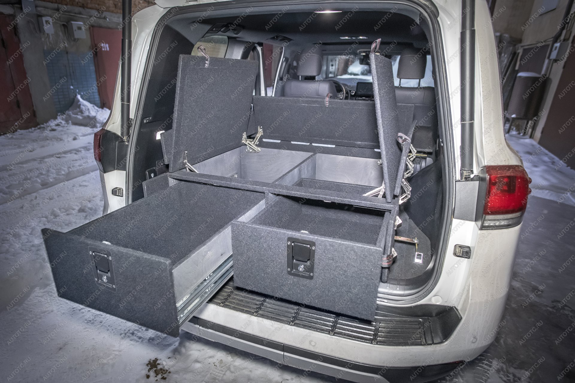 29 999 р. Органайзер в багажник для Toyota Land Cruiser 300 (2 выдв.ящика+клав.замки+спальник) РФ 300-004  с доставкой в г. Воронеж