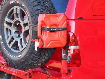 2 819 р. Ремень крепёжный TitanStraps Industrial черный L = 76 см (Dmax = 22,6 см, Dmin = 5,5 см) TitanStraps tsi-0130-blk  с доставкой в г. Воронеж. Увеличить фотографию 6