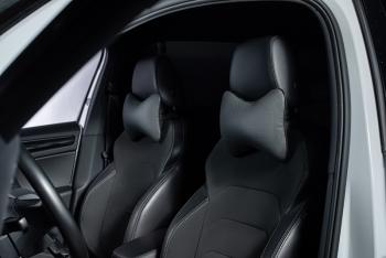 329 р. Подушка-косточка (Илана+Орегон) Lord Autofashion   (черный, строчка серая)  с доставкой в г. Воронеж. Увеличить фотографию 3