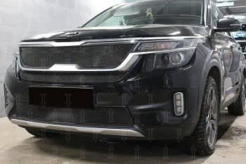 Защитная сетка в бампер (низ, с датчиком SCC, ячейка 3х7 мм) Alfeco Стандарт KIA Seltos (2019-2025) (Чёрная)