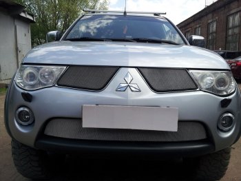 3 079 р. Защитная сетка в бампер (верх, 2 части, ячейка 3х7 мм) Alfeco Стандарт Mitsubishi L200 4  дорестайлинг (2006-2014) (Хром)  с доставкой в г. Воронеж. Увеличить фотографию 3