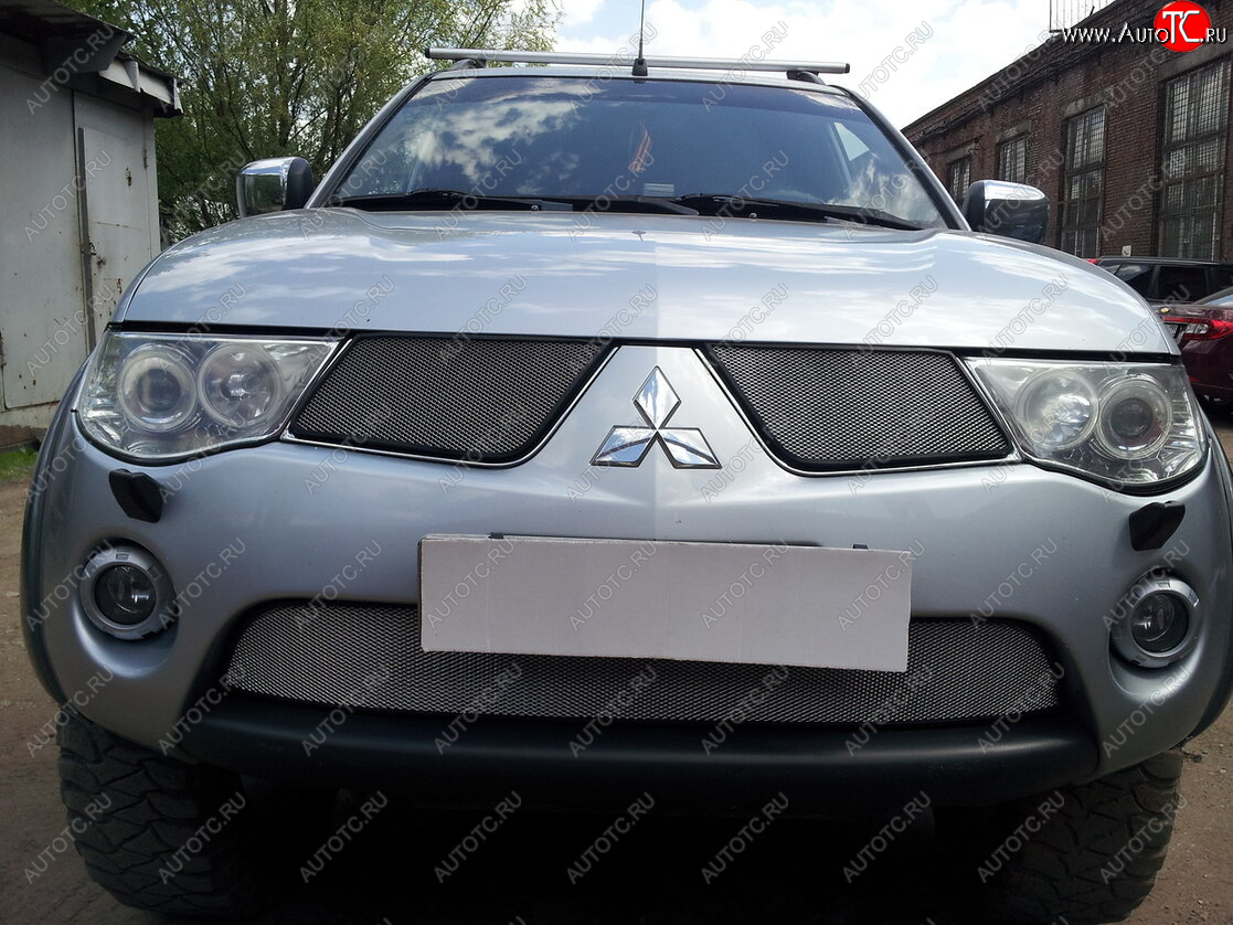 3 299 р. Защитная сетка в бампер (низ, ячейка 3х7 мм) Alfeco Стандарт Mitsubishi L200 4  дорестайлинг (2006-2014) (Хром)  с доставкой в г. Воронеж
