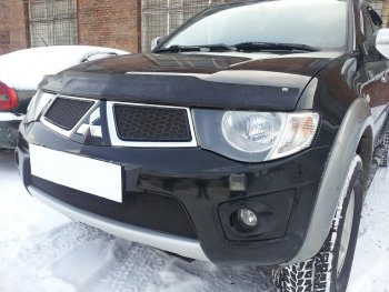 3 169 р. Защитная сетка в бампер (низ, ячейка 3х7 мм) Alfeco Стандарт Mitsubishi L200 4  дорестайлинг (2006-2014) (Чёрная)  с доставкой в г. Воронеж. Увеличить фотографию 2