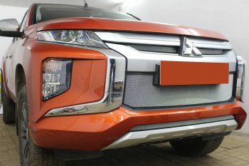 2 699 р. Защитная сетка в бампер (низ, ячейка 3х7 мм) Alfeco Стандарт Mitsubishi L200 5 KK,KL рестайлинг (2018-2022) (Хром)  с доставкой в г. Воронеж. Увеличить фотографию 3