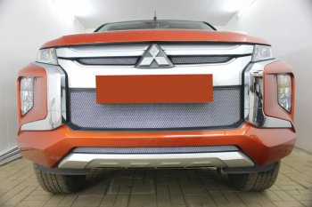 Защитная сетка в бампер (середина, ячейка 3х7 мм) Alfeco Стандарт Mitsubishi L200 5 KK,KL рестайлинг (2018-2022) (Хром)